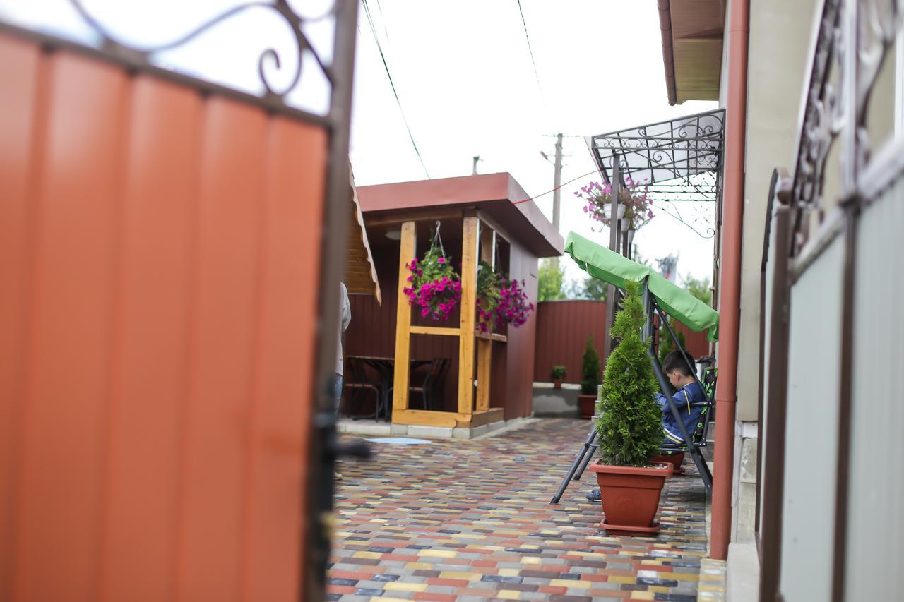 U Maksa Hotel Solochin Luaran gambar